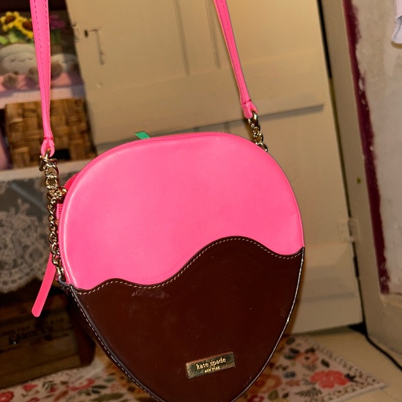 Kate Spade Limited Edition Strawberry Bag - Picture 2 of 4